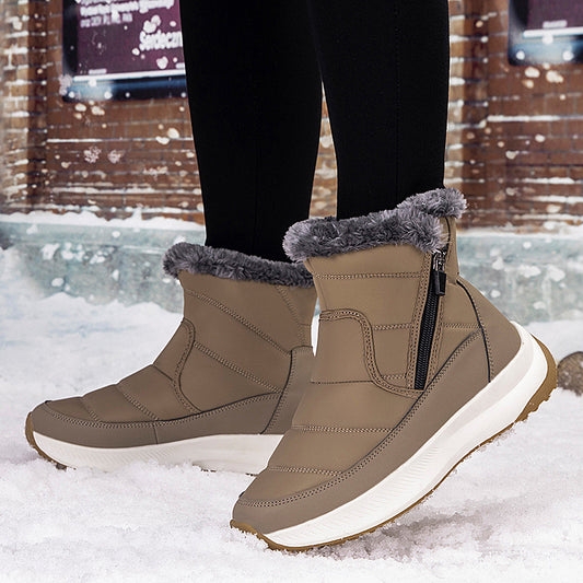 Nouvelles chaussures d'escalade d'hiver avec doublure polaire supplémentaire pour plus de chaleur, de durabilité et une adhérence améliorée